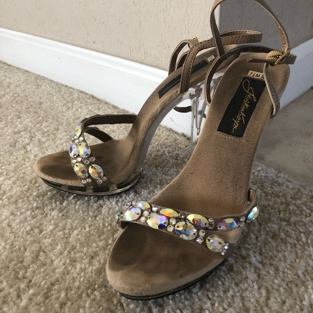 Johnathan Kayne Austria heels size 7.5